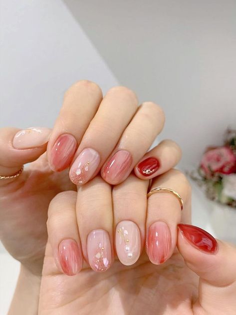 Golden Nail Art, Nail Art Designs For Beginners, Classy Nail Art Ideas, Elegant Touch Nails, Nail 2023, Easy Nail Art Designs, Red Gel Nails, Natural Nail Art, Natural Nail Designs