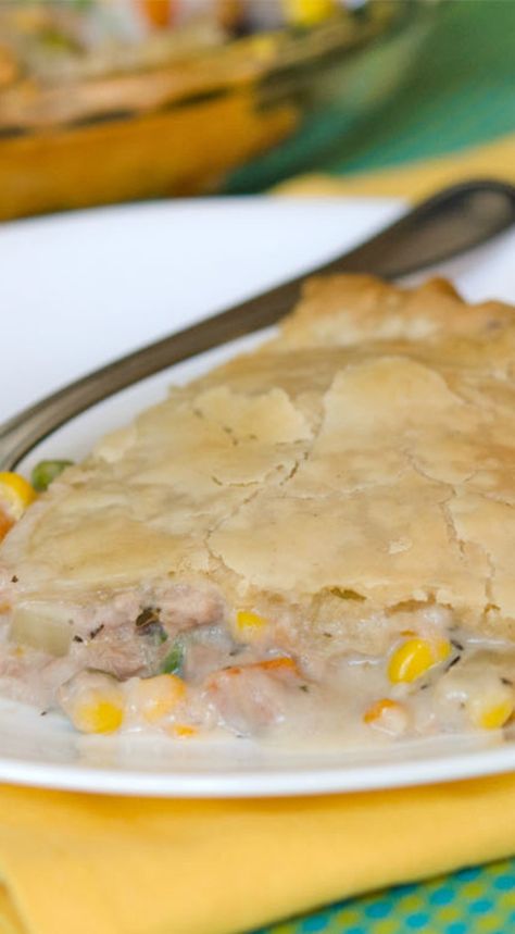 Tuna Pot Pie is a family friendly, creamy and delicious option for your Lenten Meal Planning. Tuna Pot Pie, Tuna Helper, Tuna Pie, Salad And Fries, Best Chicken Pot Pie, Pot Pie Recipes, Homemade Chicken Pot Pie, Turkey Pot, Leftover Chicken Recipes