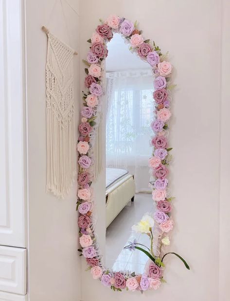 Wall Panels Ideas, Bedroom Ideas For Small Rooms Cozy, Colorful Room Decor, Flower Mirror, Pinterest Room Decor, Bohemian Bedroom Decor, Bed Furniture Design, Cute Bedroom Decor, Cozy Room Decor