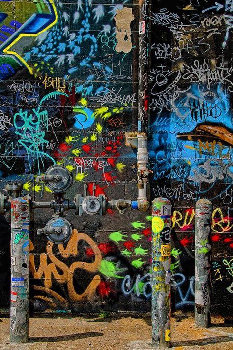 Graffiti Photography, Street Art Photography, Blur Photo Background, Photo Background Images Hd, Studio Background Images, Best Photo Background, Blue Background Images, Bitcoin Trading, Graffiti Murals