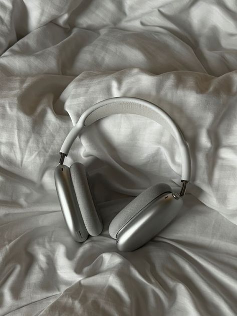 silver airpod max, headphones neutral, air pods max aesthetic, christmas gift ideas, apple airpods max aesthetic, apple air max aesthetic, apple air pods max, apple airpods aesthetic, christmas gift ideas Headphones For Iphone, Apple Headphone, Dream Future, Apple Air, Airpods Max, Airpod Pro, Headphones With Microphone, Smart Case, Tv Accessories