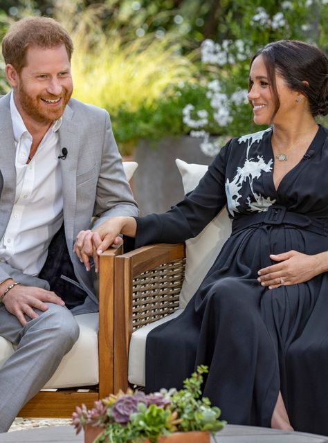 Prince Harry & Meghan Markle’s Interview With Oprah Just Changed The Royal Family’s Reputation Forever+#refinery29 Meghan Markle Pregnant, Meghan Markle Interview, Meghan Markle Harry, Harry And Megan Markle, Meghan Markle Outfits, Meghan Harry, Duchess Meghan, Princess Meghan, Prince Harry And Megan