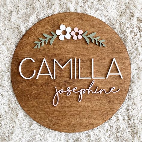 Circle Name Signs, Cricut Circle Wood Projects, Circle Baby Name Sign, Circle Name Sign, Nursery Wood Sign, Circle Name, Name Plate Design, Sweet Baby Names, Idee Cricut