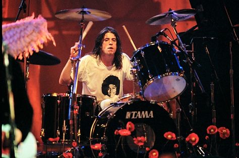 Dave Grohl Reflects on 'In Utero' and Kurt Cobain in these additional excerpts from his conversation with David Fricke that didn't make it into our magazine feature. Pat Smear, Foo Fighters Nirvana, Dave Grohl, Drummers, Ringo Starr, Soul Music, Foo Fighters, All Music, Kurt Cobain