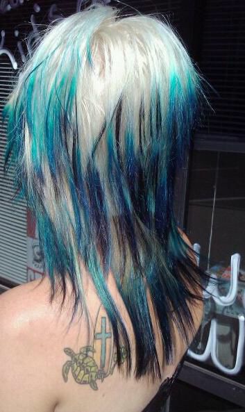 Scene hair Blonde And Aqua Hair, Redken Shades, Dyed Hair Inspiration, Multicolored Hair, Platinum Hair, Pretty Hair Color, Funky Hairstyles, Hair Stylies, Alternative Hair