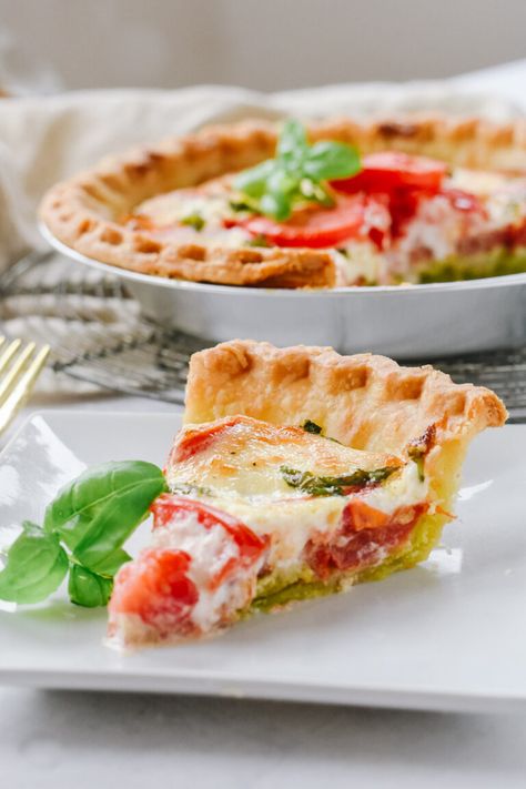 Tomato Basil Tart is perfect any time of the year!  Full of cheese, tomatoes and herbs all in a flaky crust!  #dinnerideas #sidedishrecipe #tomatoes #basil #cheese #yourhomebasedmom Tomato Basil Tart, Easy Tomato Tart, Fresh Tomato Soup, Store Bought Pie Crust, Yummy Healthy Breakfast, Tomato Relish, Simple Lunch, Tomato Tart, Tomato Pie