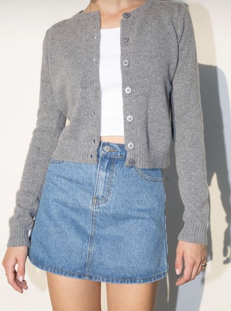 Button Up Sweater, Gray Cardigan, Cropped Long Sleeve, Casual Style Outfits, Brandy Melville, Aesthetic Clothes, Pretty Outfits, Fashion Inspo Outfits, Casual Style