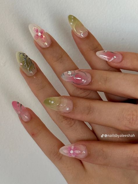 Pink Flower Nails, 3d Nail Designs, Green Nail Art, Airbrush Nails, Green Nail Designs, Prom Nails, Minimalist Nails, Floral Nails, Flower Nails