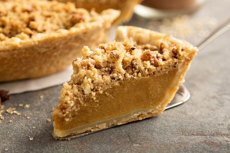 Plugrá® - Ginger Streusel Pumpkin Pie Streusel Pumpkin Pie, Oatmeal Streusel Topping, Streusel Pie, Maple Pumpkin Pie, Dessert Person, Baked Apple Dessert, Pecan Tarts, Gingersnap Crust, No Bake Pumpkin Pie