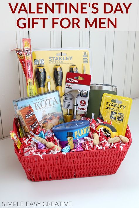 GIFT BASKET FOR MEN: Perfect for any occasion! EASY to put together! #giftbasket #giftbasketifdea #giftforman #giftbasketforman #giftbasketformen Diy Christmas Baskets, Unique Christmas Gifts Diy, Gift Baskets Diy, Movie Night Gift Basket, Gift Bags For Boyfriend, Saint Valentin Diy, Cadeau St Valentin, Valentines Bricolage, Gift Baskets For Him