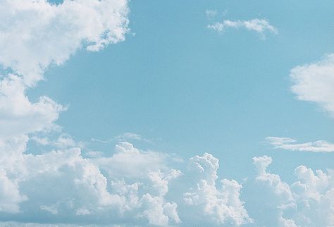 summer sky | CONTAX Aria film : Kodak PORTRA 160 | **mog** | Flickr Blue Neighbourhood, Everything Is Blue, Desain Editorial, Light Blue Aesthetic, Blue Sky Background, Sky Sea, Wallpaper Laptop, Summer Sky, Kodak Portra