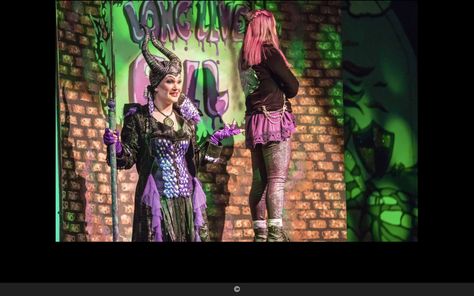 Descendants Musical Set Design, Descendants Costumes, Drama Club, Musical Plays, Disney Descendants, Descendants, Alice In Wonderland, Fairy Tales, Drama