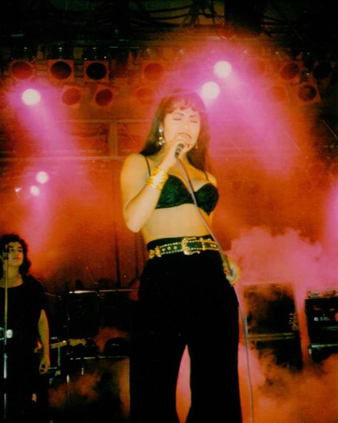 Latino Aesthetic, Chicana Aesthetic, Hispanic Aesthetic, Latina Aesthetic, Chicano Love, Chicana Style, Selena Q, Hispanic Culture, Selena Quintanilla Perez