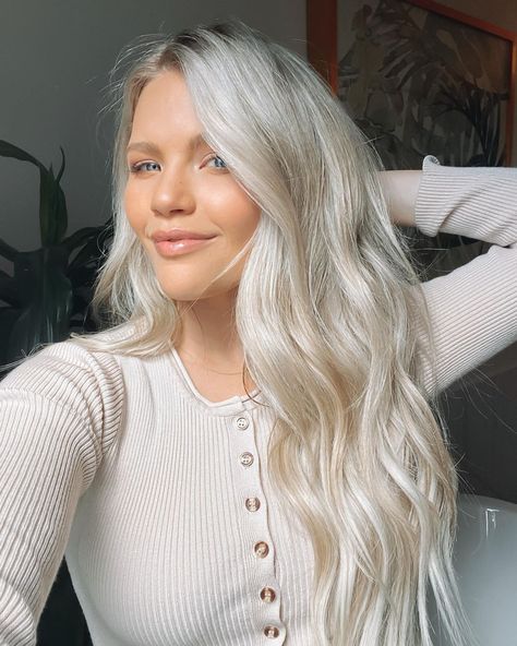 Witney Carson McAllister on Instagram: “#AD New hair who this?! Momma decided to get a little TLC using @Lorealparis Ever Pure Moisture Shampoo & Conditioner 🙌🏼 I feel like a new…” Witney Carson Hair, Witney Carson, Balayage Ombré, Moisturizing Shampoo, Ombre Balayage, Ice Queen, Shampoo Conditioner, Shampoo And Conditioner, New Hair