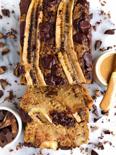 One-Bowl Paleo Vegan Chocolate Chip Banana Bread Vegan Chocolate Chip Banana Bread, Rachel Mansfield, Banana Bread Healthy Easy, Healthy Banana Recipes, Vegan Banana Bread Recipe, Paleo Banana Bread, Banana Bread Recipe Healthy, Paleo Banana, Chocolate Chip Banana