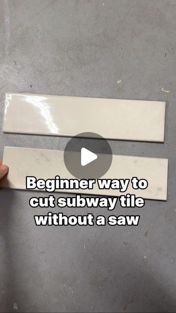 Diy Subway Tile, Tiling For Beginners, Diy Subway Tile Backsplash Kitchen, How To Tile, How To Tile A Wall, How To Tile Backsplash, Subway Tile Crafts Ideas, Subway Tiles Kitchen, Diy Tiles