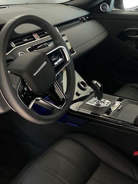 Cars Range Rover, Range Rover Evoque Interior, Black Range Rover, Range Rover Interior, Range Rover Black, Luxury Cars Range Rover, Trading Quotes, Luxurious Life, Hot Wheel