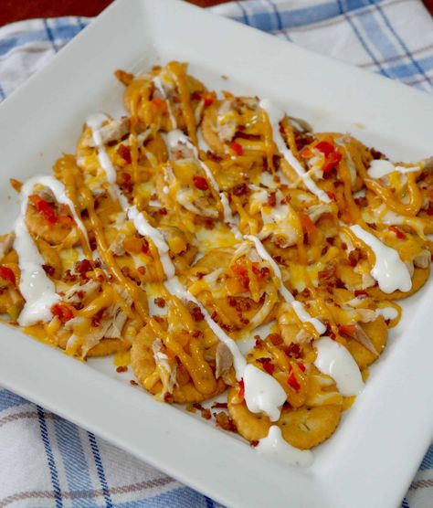 Chicken & Bacon Ritz Cracker Nachos - This is Not Diet Food Chicken Ritz Crackers, Bacon Ritz Crackers, Chicken Ritz, Chicken And Bacon, Ritz Cracker, Superbowl Party Food, Ritz Crackers, Potluck Recipes, Weeknight Dinner Recipe