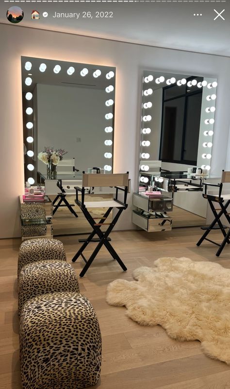 Makeup Studio Decor Interior Design, Makeup Room Design, Makeup Studio Decor, Home Hair Salons, Beauty Room Salon, Esthetician Room Decor, Make Up Studio, Salon Suites Decor, Beauty Room Decor