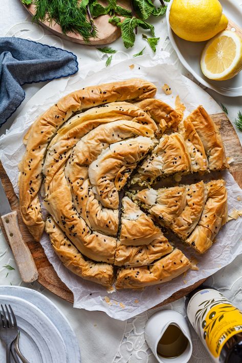 11 Vegan Spanakopita, Spanakopita Recipe, Phyllo Pastry, Leek Pie, Organic Foods, Mango Recipes, Spinach And Cheese, Organic Food, Vegan Cheese