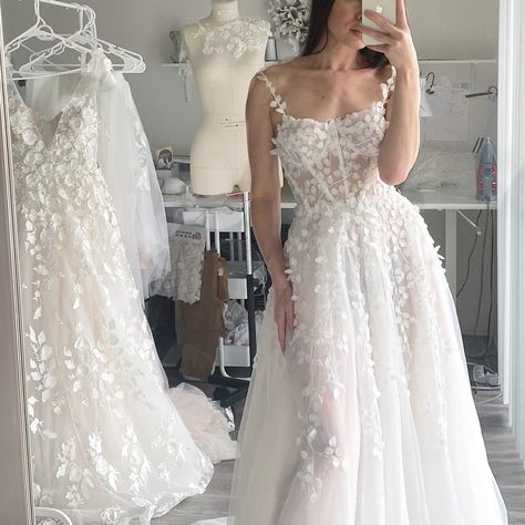 Off White Lace Wedding Dress, Berta Wedding, Weddding Dress, Off White Wedding Dresses, Berta Wedding Dress, Spaghetti Strap Wedding Dress, White Lace Wedding Dress, Light Wedding, Floral Wedding Dress