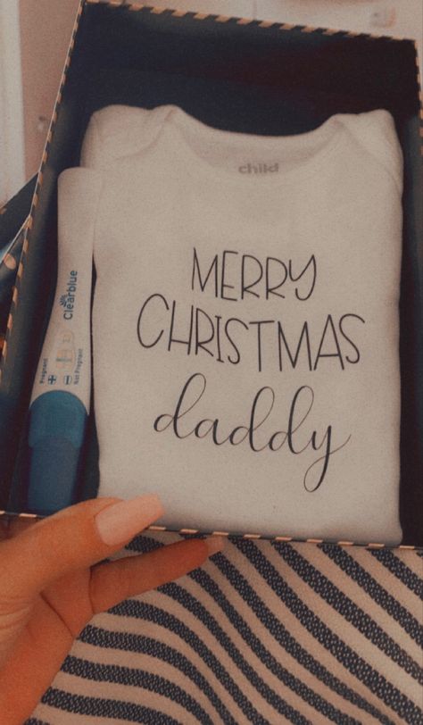 Pregnancy Announcement To Husband For Christmas, Cute Ways To Tell Him I’m Pregnant, Ways To Surprise Husband With Pregnancy, Baby Announcement Ideas For Husband, Telling My Husband Im Pregnant Ideas, Baby On Board Announcement, Pregnancy Announcement To Husband Christmas, Christmas Present Pregnancy Announcement, Baby Surprise Announcement For Husband