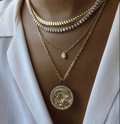 Classy Gold Jewelry, Diamond Dragon, Outfits Of The Week, Symbol Of Luck, Necklace Stack, Talisman Jewelry, Chinese Mythology, Gold Coin Necklace, Bow Bracelet