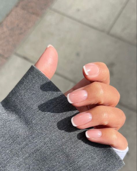 Shellac French Tip Natural Nails, Natural Nails Shellac French Tips, Mini French Tip Nails, Squoval Nails French Tip, French Dip Nails Powder, Mini French Nails, Aesthetic French Nails, Shellac Nail Ideas, French Dip Nails