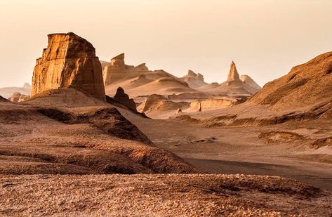 Desert Reference, Iran Landscape, Ash Wastes, Desert Landscape Photography, Concept Art Landscape, Imperator Furiosa, Darth Revan, Rey Skywalker, San Myshuno