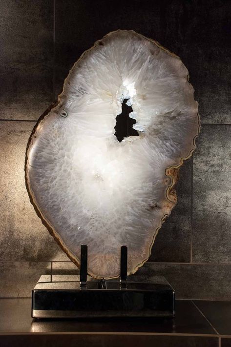 Stone Store, Rare Crystals, Crystal Sculpture, Steel Light, Brazilian Agate, Painted Glass Art, Space Photography, Wine Glass Art, Light Sculpture