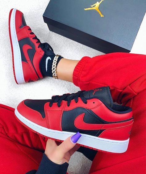 Marsden Sneakers on Instagram: “SALE SALE SALE 🚨👟 Nike Air Jordan 1 Low Reverse Bred Available in All Sizes UK3-12 Now ──────────────── Save £30 on All Women's Sizes on…” Jordan 1 Low Reverse Bred Outfit, Bred Outfits, Jordan 1 Low Reverse Bred, Air Jordan Dior, Aj1 Low, Casual Summer Sandals, Jordan Basketball Shoes, Cheap Jordan Shoes, Top Basketball Shoes