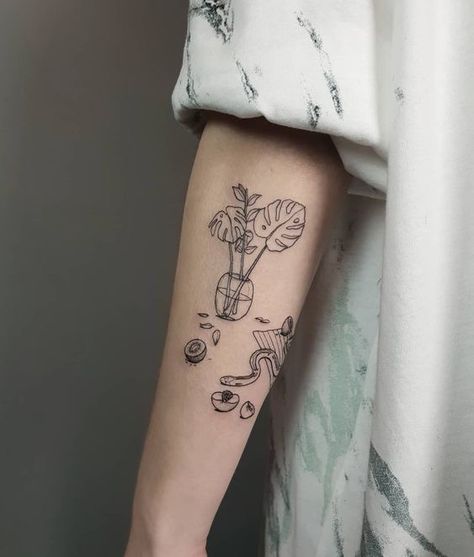 Monstera Tattoo, Handpoke Tattoo, Muster Tattoos, Stick N Poke Tattoo, Plant Tattoo, Geniale Tattoos, Poke Tattoo, Subtle Tattoos, Simplistic Tattoos