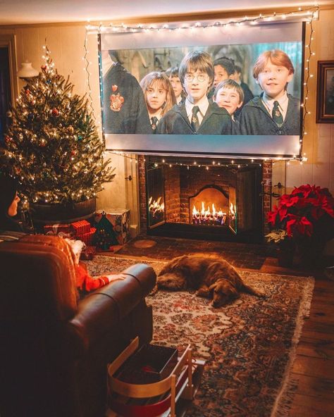 Instagram Movie, Send Christmas Cards, Christmas Instagram, Christmas House Lights, Buku Harry Potter, Aesthetic Friends, James Patrick, Cosy Christmas, Christmas Feeling