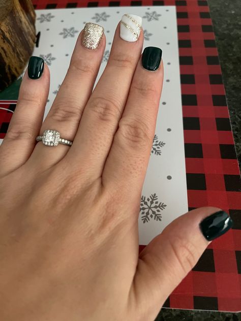 White And Green Christmas Nails, White Nails With Green, Green White And Silver Nails, Year Nails, Black Manicure, Gel Nail Ideas, New Year Nails, White Manicure, Holiday Nails Christmas