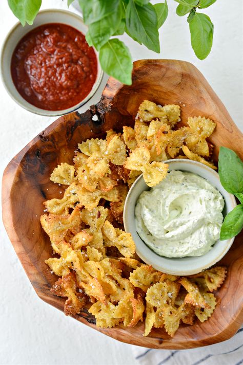 Air Fryer Pasta Chips with Pesto Dip - Simply Scratch Pasta Chips Recipe, Air Fryer Pasta Chips, Air Fryer Pasta, Fried Pasta, Recipe Air Fryer, Sauce Pesto, Pesto Dip, Pasta Chips, Pecorino Romano Cheese