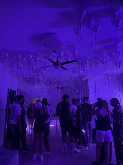 #balloons #party #birthday #houseofballoons #theweeknd #purple #blue #ledlightd 18th Birthday Party Ideas Purple, Blue Party Themes, 18th Ideas, Purple Sweet 16, Blue Sweet 16, 20th Bday, Navy Blue Party, Blue Birthday Parties, Eighteenth Birthday