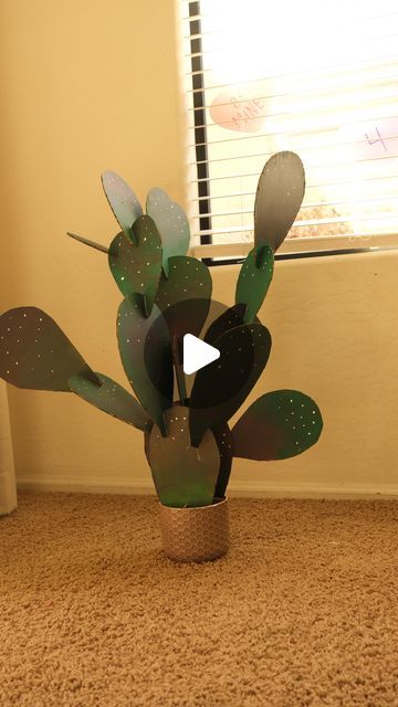 Cardboard Mountains Diy, Interlocking Cardboard, Cardboard Cactus, Cardboard Challenge, Plant Tower, Big Cardboard Boxes, Indoor Activities For Toddlers, Fun List, Lights Ideas