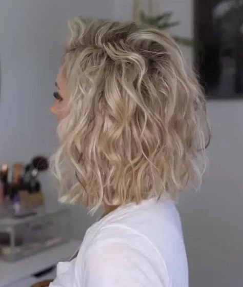 Spunky Bob Hairstyles, Natural Wavy Long Bob, Blonde Bob Curly Hair, Safe Haven Haircut, Sassy Medium Hairstyles For Women, Blond Wavy Bob, Short Curly Hairstyles Blonde, Perm Styles For Short Hair, Shaggy Bob For Curly Hair