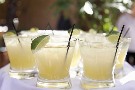 Low Sugar Margarita Recipe, Sugar Free Margarita Recipe, Sugar Free Margarita, Triple Sec Cocktails, Red Sangria Recipes, Best Margarita Recipe, Margarita Day, National Margarita Day, Sugary Drinks