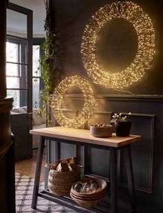 Indoor Wreath Ideas, Outdoor Storage Bin, Outdoor Christmas Decoration Ideas, Outdoor Decoration Ideas, Bar Stool Seats, Indoor Wreath, Bistro Furniture, Furniture Sofa Set, Inspired Furniture