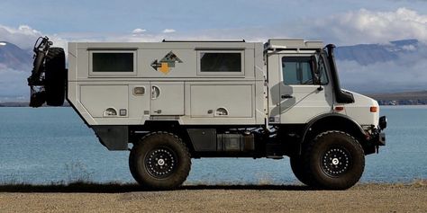 Unimog Camper Expedition Vehicle, Two Door Jeep Wrangler, Custom Camper Vans, Mercedes Unimog, Mercedes Benz Unimog, Truck Flatbeds, Adventure Campers, Overland Truck, Overland Trailer