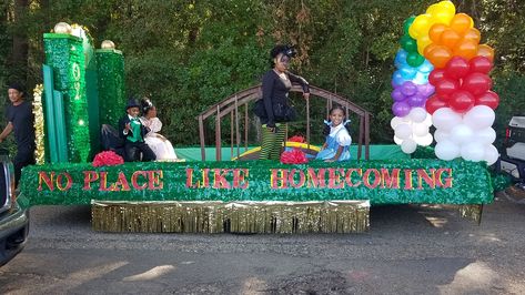 Fairytale Homecoming Float, Wizard Of Oz Float Ideas Homecoming, Wizard Of Oz Homecoming, Wizard Of Oz Homecoming Float, Wizard Of Oz Float Ideas, Wizard Of Oz Parade Float Ideas, Wizard Of Oz Homecoming Theme, Sala Set, Customer Service Week