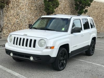 2012 JEEP PATRIOT LATITUDE ** WHITE ** SUV 4 Doors - $5500 - to view more details go to : https://www.fairpriceautogroup.com/inventory/view/13143582 Jeep Patriot Aesthetic, White Jeep Renegade, White Jeep Patriot, Jeep 2014, Car Saving, White Suv, White Jeep, 2025 Goals, 70s Cars