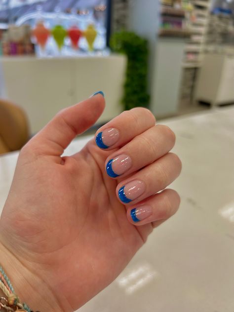 Simple Nails Short French Tips, Royal Blue Nails Gel, Blue French Tip Short Nails, French Tip Nail Ideas Short, Nail Designs For Really Short Nails, Cute Short Acrylic Nails French Tips, Short Blue French Tips, Blue Tipped Nails, Blue And White French Nails