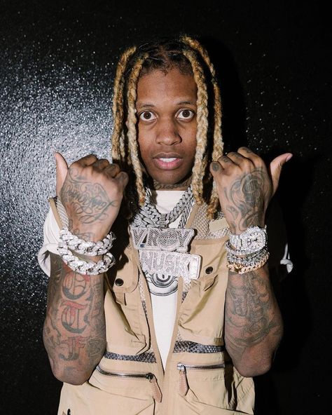 Lil Durk With Money, Lil Weezy, King Von Rapper Aesthetic, Tupac Photos, Rapper Wallpaper Iphone, Chris Brown Videos, King Von, 90s Hip Hop Fashion, Best Rapper Alive