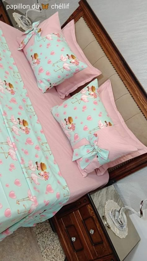 Pillow Cover Designs Ideas, Curtains Pelmet, Crochet Bed Sheet, Sewing Pillows Ideas, Draps Design, Bed Sheet Painting Design, Crochet Bed, Wooden Work, Bed Cover Design