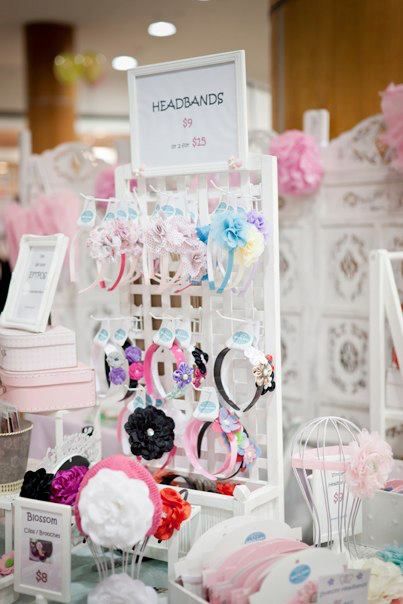 Love the wooden trellis stand Hair Bow Display Craft Show, Bow Display Craft Show, Display Craft Show, Craft Show Table, Hair Bow Display, Hair Accessories Display, Craft Fair Booth Display, Headband Display, Bow Display