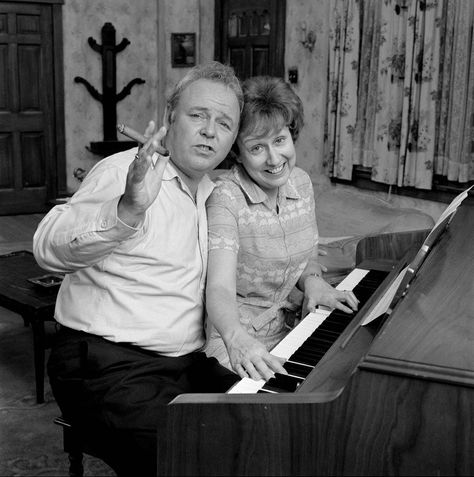 Actress Jean Stapleton, best known for her role as Edith Bunker on "All In The Family," died on May 31 of natural causes. She was 90. Edith Bunker, Jean Stapleton, Cardboard Standee, Carroll O'connor, Tv Theme Songs, Archie Bunker, Family Theme, Classic Television, Cardboard Cutouts