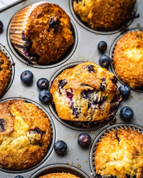 Blueberry Buttermilk Muffins - Urban Farm and Kitchen Blubbery Muffin, Blueberry Buttermilk Muffins, Buttermilk Blueberry Muffins, Snack Quick, Buttermilk Blueberry, Buttermilk Muffins, Blueberry Muffins Recipe, Fruit Creations, Bakery Style Muffins