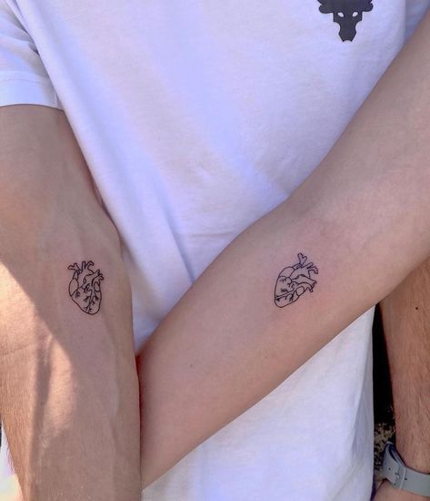 Tattoo Ideas Capel, Tatoos Small Couple, Tiny Matching Tattoos Couple Love, Matching Love Tattoos For Couples, Simple Love Tattoos For Couples, Set Tattoo Couple Minimal, Matching Tattoos Soulmate, Partner Matching Tattoos, Matching Bf Tattoo